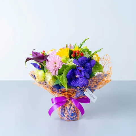 季節のお任せ カラフル スタンディングブーケ