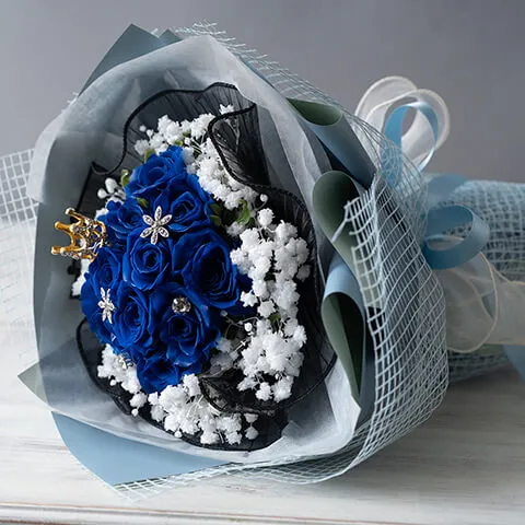 【韓国風ラッピング】青バラ12本のプリザーブドフラワーブーケ (かすみ草入り)