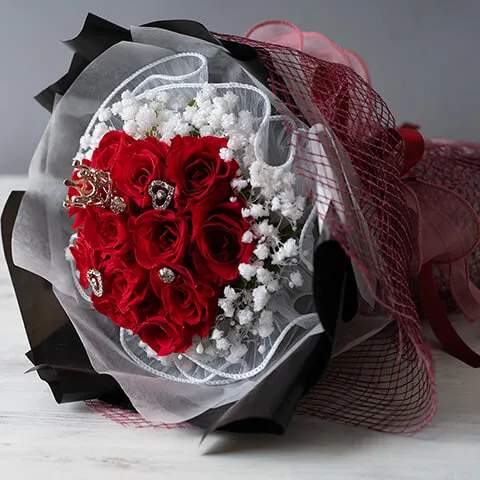 【韓国風ラッピング】赤バラ12本のプリザーブドフラワーブーケ (かすみ草入り)
