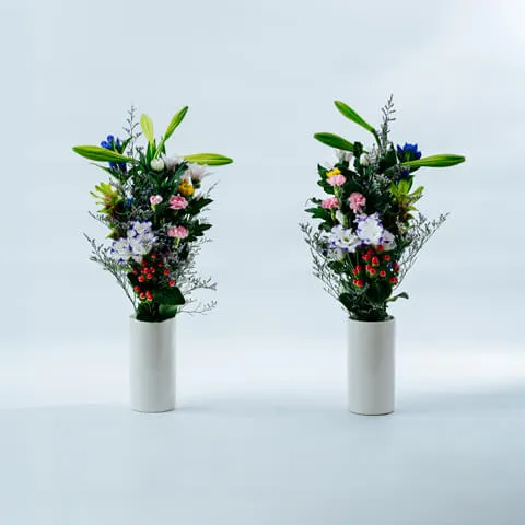 【墓用】菊メインの季節のお任せ 墓花1対(左右に1つずつ)