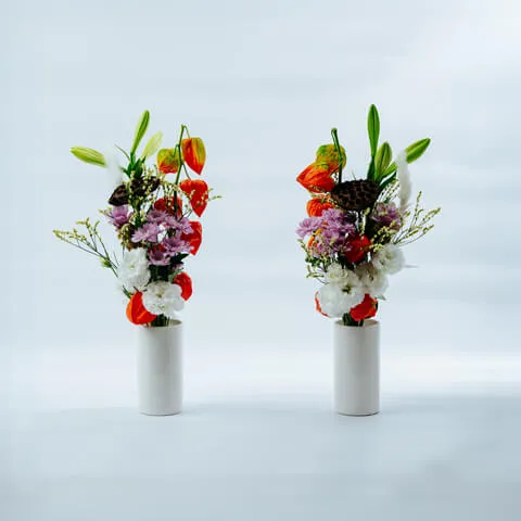 【墓用】ほおずきと季節のお花で墓花1対(左右に1つずつ)