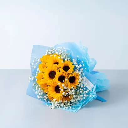 ひまわり12本とかすみ草の花束