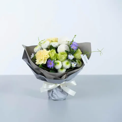 季節のお任せ お供え スタンディングブーケ