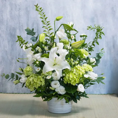 白いユリ豪華お供え用アレンジメント