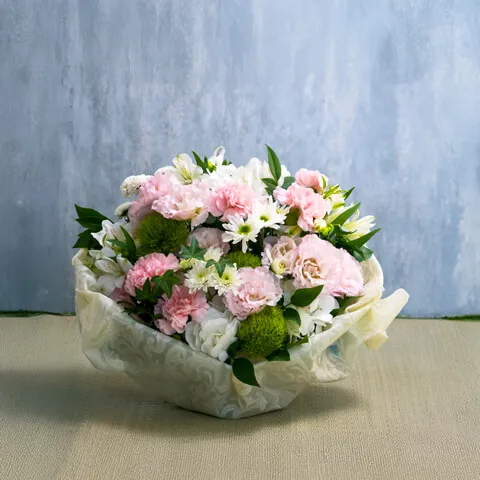 お供え用淡ピンク系のアレンジメント