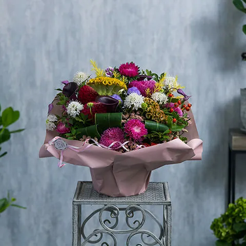 仏壇用】明るい色 季節花の仏花1対（左右に1つずつ）｜広島花屋