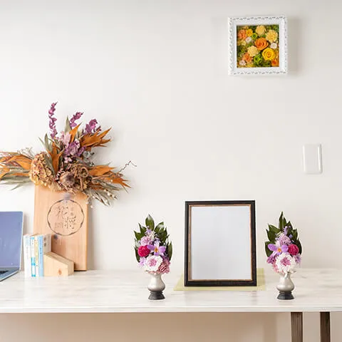 仏壇用 プリザーブドフラワー（花瓶シルバー色x2付き）ピンク菊