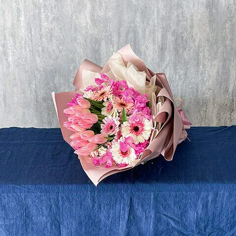 ピンク系チューリップ花束