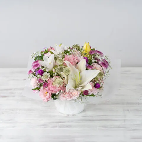 お供え用淡ピンク系のアレンジメント