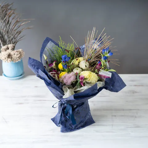 秋花材で作る 季節のお任せ  スタンディングブーケ