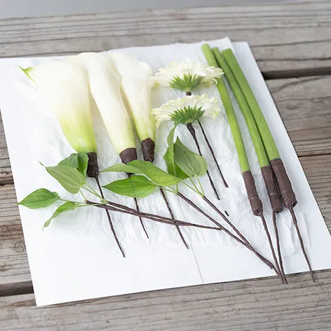 新婦の髪飾り。ウェディングヘアードレス（12個のパーツ）