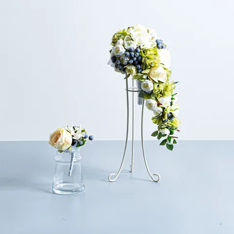 造花キャスケードブーケ