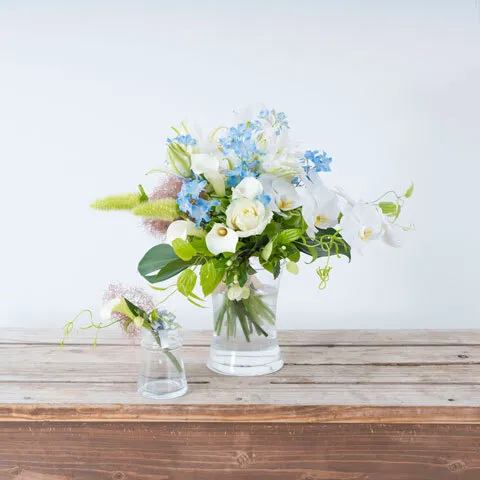 白グリーン系サムシングブルーのウエディングブーケ