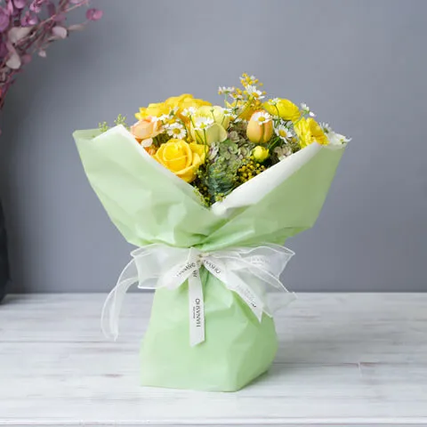 レモンカラー 季節のお任せ スタンディングブーケ