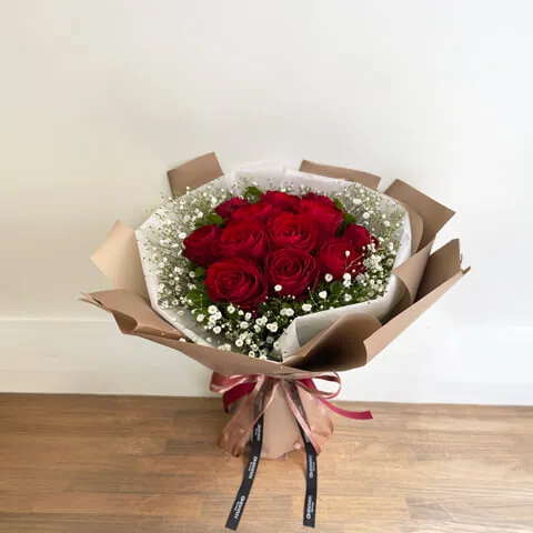 赤バラ12本の花束（かすみ草入り）