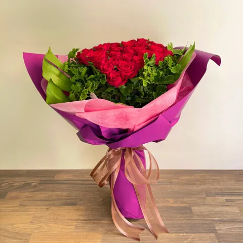 赤バラ40本の "ハート型" 花束