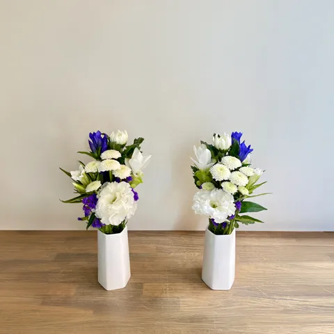 【仏壇用】白紫系の仏花1対（左右に1つずつ）