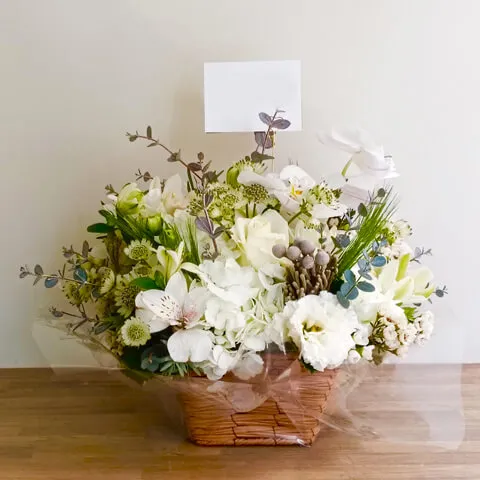 白メインアレンジメント