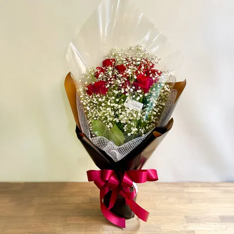 【豪華赤バラ】12本の花束（かすみ草入り）