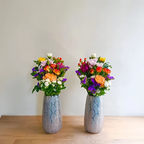 【墓用】菊メインの季節花の墓花 1対（左右に1つずつ）