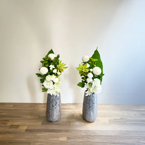 【墓用】白メインお墓の花1対（左右に1つずつ）