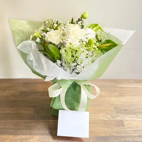 季節のお任せ 白緑系 スタンディングブーケ