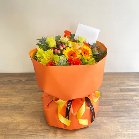 季節のお任せ 黄色オレンジ系 スタンディングブーケ