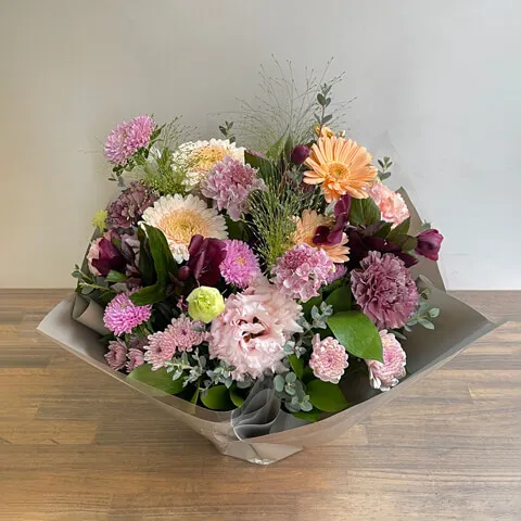季節のお任せ くすみカラーアレンジメント