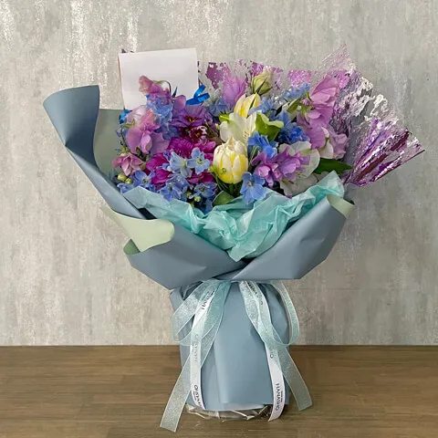 季節のお任せ 青紫系 スタンディングブーケ
