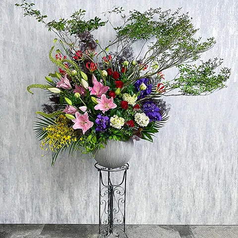 季節の花で豪華ツボ花
