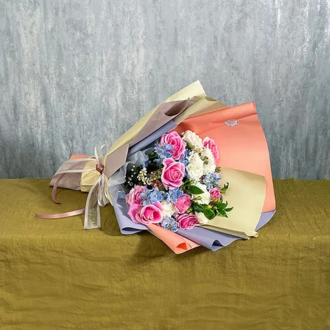 ピンク系バラの花束