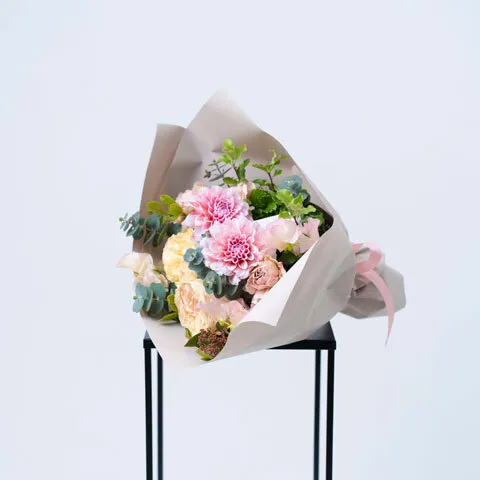 季節のお任せ くすみカラー花束｜広島花屋オンラインショップ花将