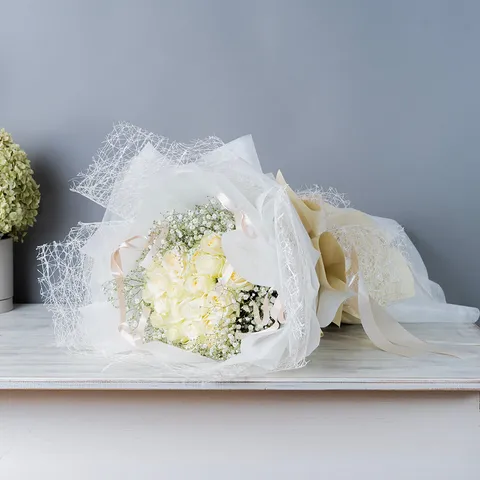 【ロイヤルドレスブーケlight】白バラ20本とかすみ草 ドレスアップブーケ