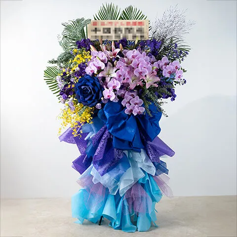 胡蝶蘭と巨大造花バラでドレスラッピングスタンド｜紫ブルー系