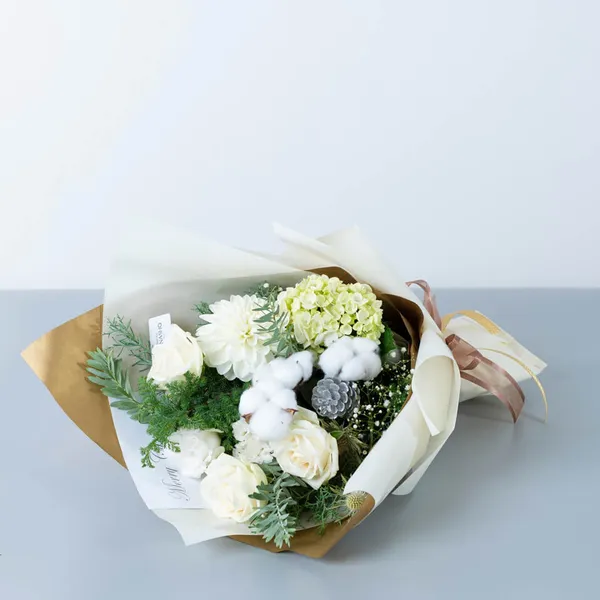 クリスマスの白系 花束