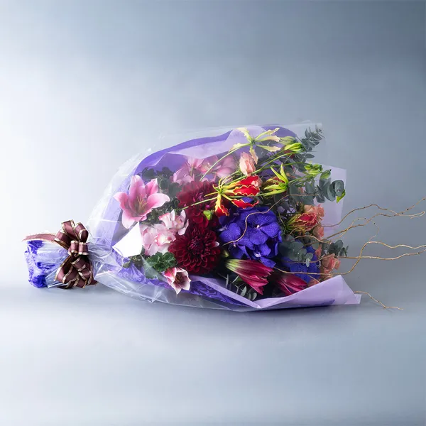 大きく豪華な花束