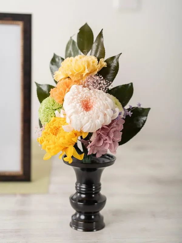 仏壇用 プリザーブドフラワー（花瓶黒色x2付き）黄菊｜広島花屋