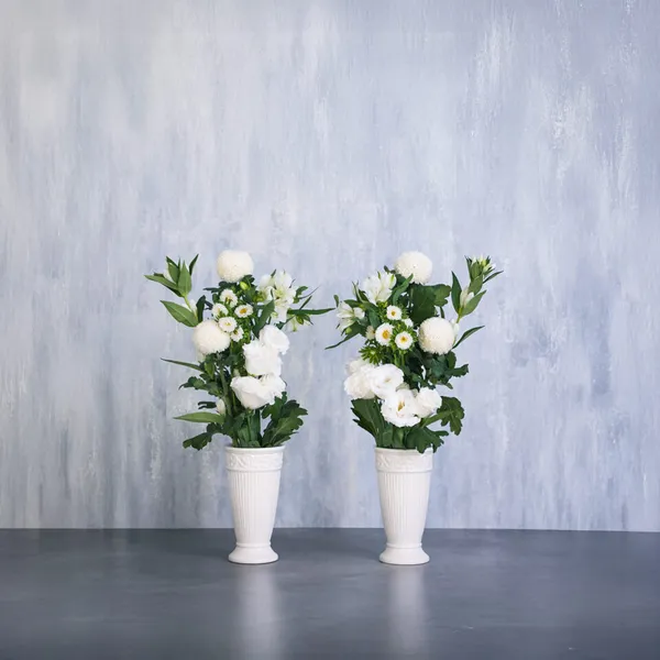 【墓用】白メインお墓の花1対（左右に1つずつ）