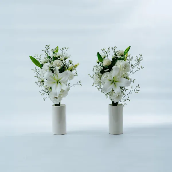 【墓用】白メインの墓花1対（左右に1つずつ）