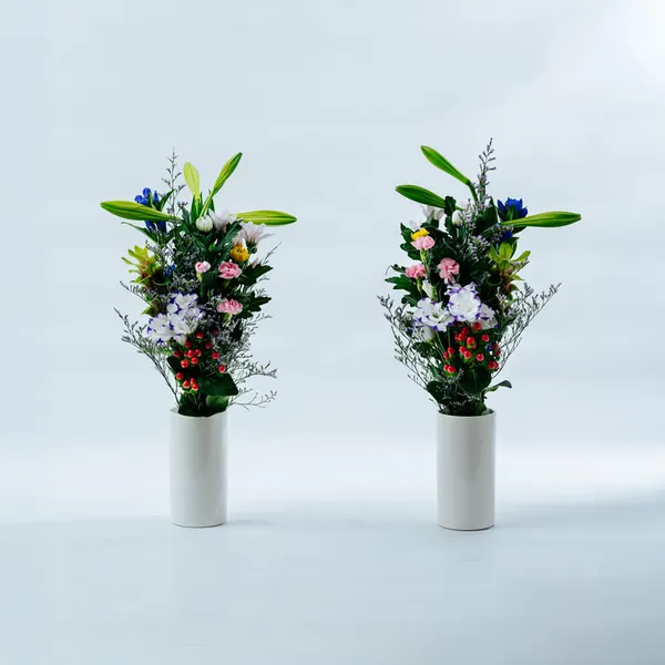  【墓用】菊メインの季節のお任せ 墓花1対（左右に1つずつ）