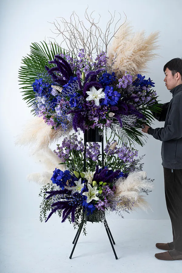 豪華紫系スタンド花 2段｜広島花屋オンラインショップ花将
