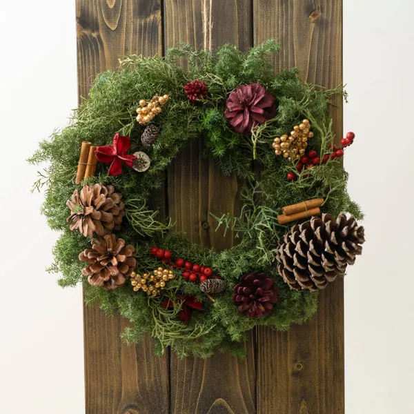 本場のスエーデンアーチストが制作した　クリスマス　リース ナチュラル クリスマスリース(小 レッド): 店舗装飾用品ストア