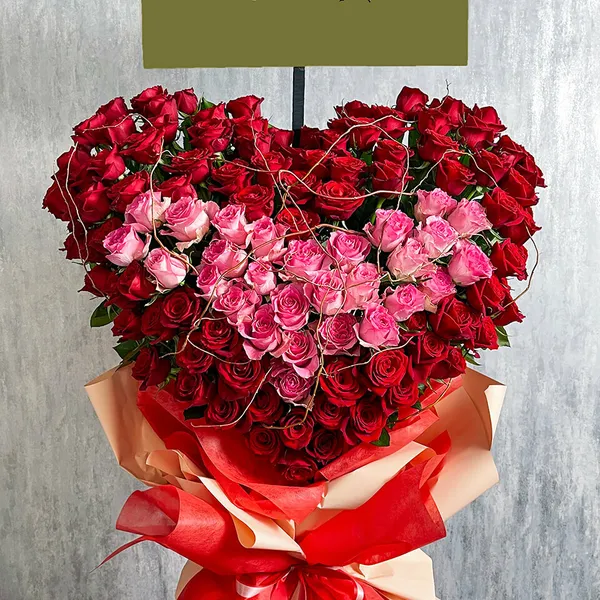 布花作品♡チャーミングな薔薇たち 国産バラのハート型スタンド花｜広島花屋オンラインショップ花将