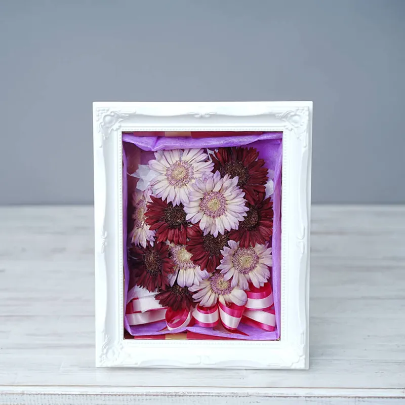 フレーム額【⑤スモール】【8〜12小輪目安】【さまざまな花】【立体保存加工】 - 立体加工 - プロポーズ | アフターブーケ加工事例 - 写真1
