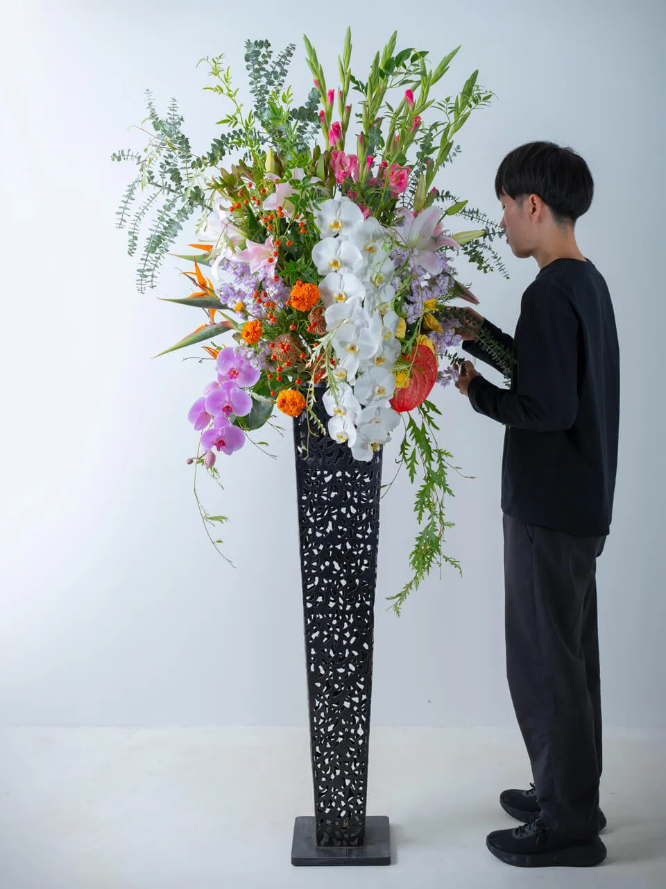 スタンド花 1段胡蝶蘭入れておまかせ 1段メッシュ脚｜広島花屋