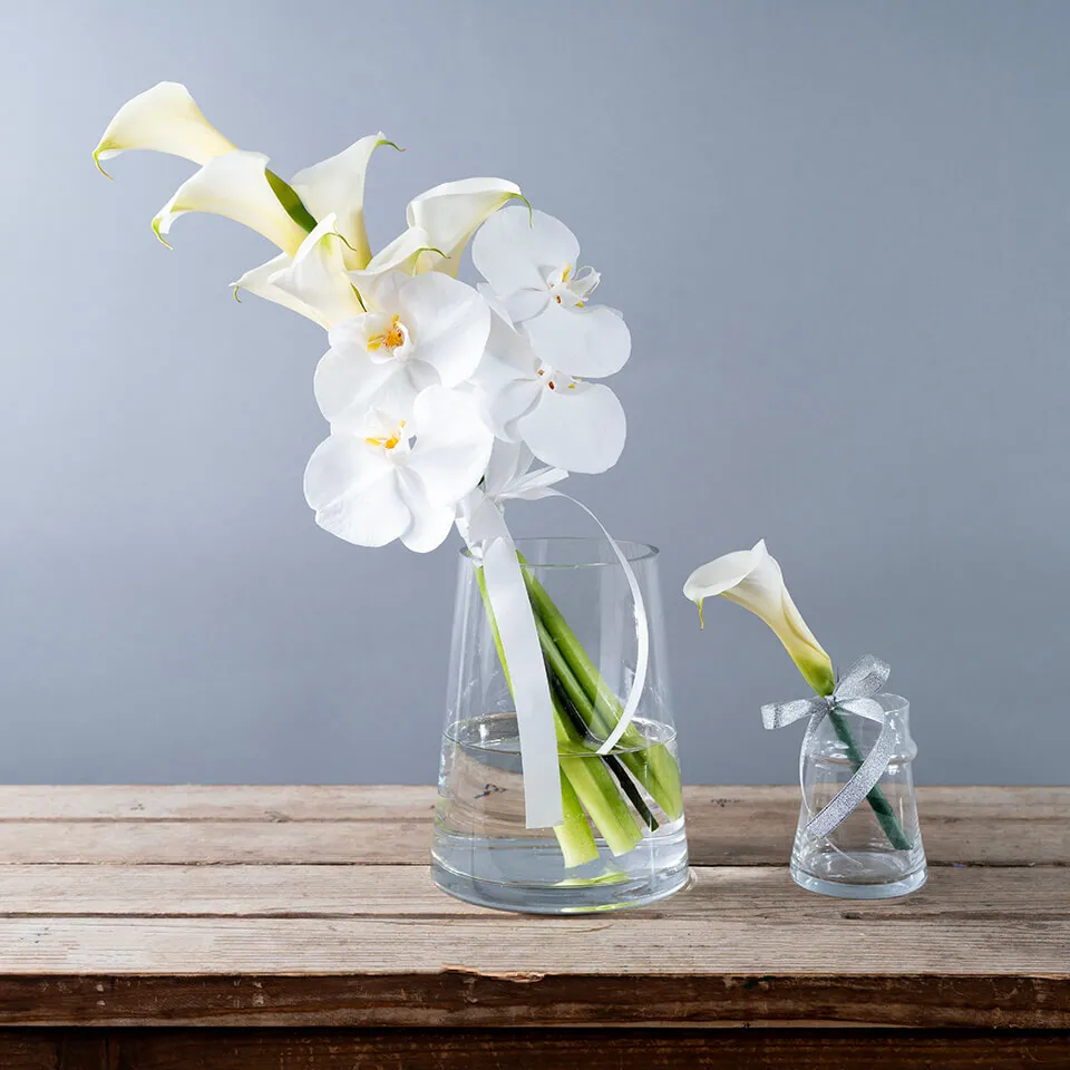 ホワイト胡蝶蘭　ウェディングブーケ Amazon｜□胡蝶蘭キャスケードブーケ 白/ピンク 結婚式 ウェディング