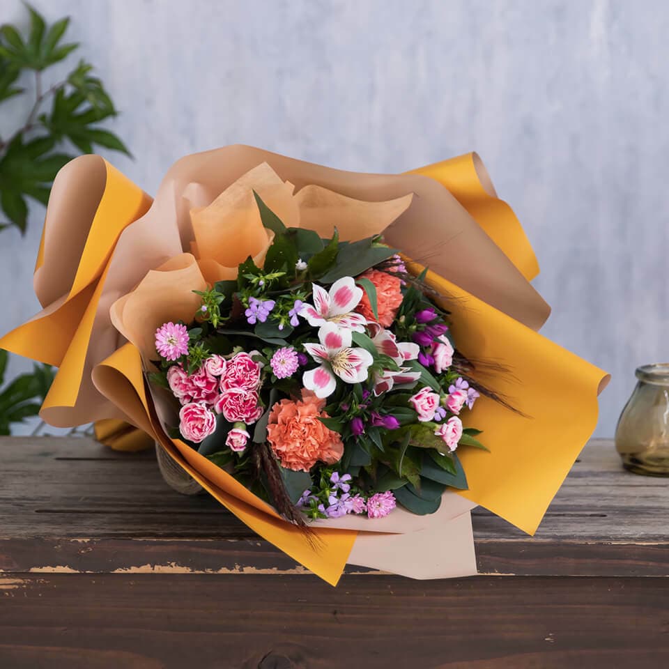 季節のお任せ花束 商品画像 1