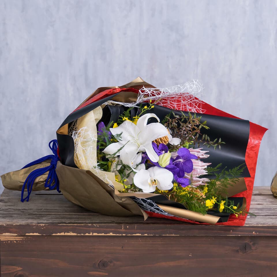 豪華季節のお任せ花束 商品画像 1