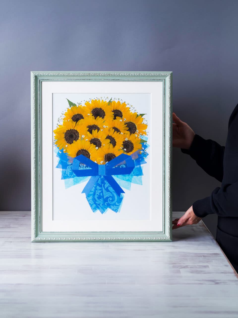 【ひまわり12本花束】と【押し花49額】のセット(かすみ草入り) 商品画像 5