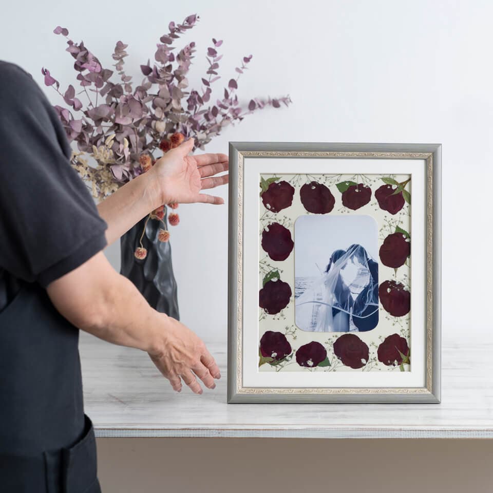 【36額サイズ】プロポーズの記念写真と思い出の花を一緒に飾れる 押し花【写真カード入替可能】 商品画像 3